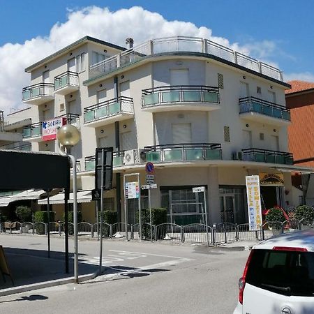 Hotel Villa Domiziana Rimini Ngoại thất bức ảnh